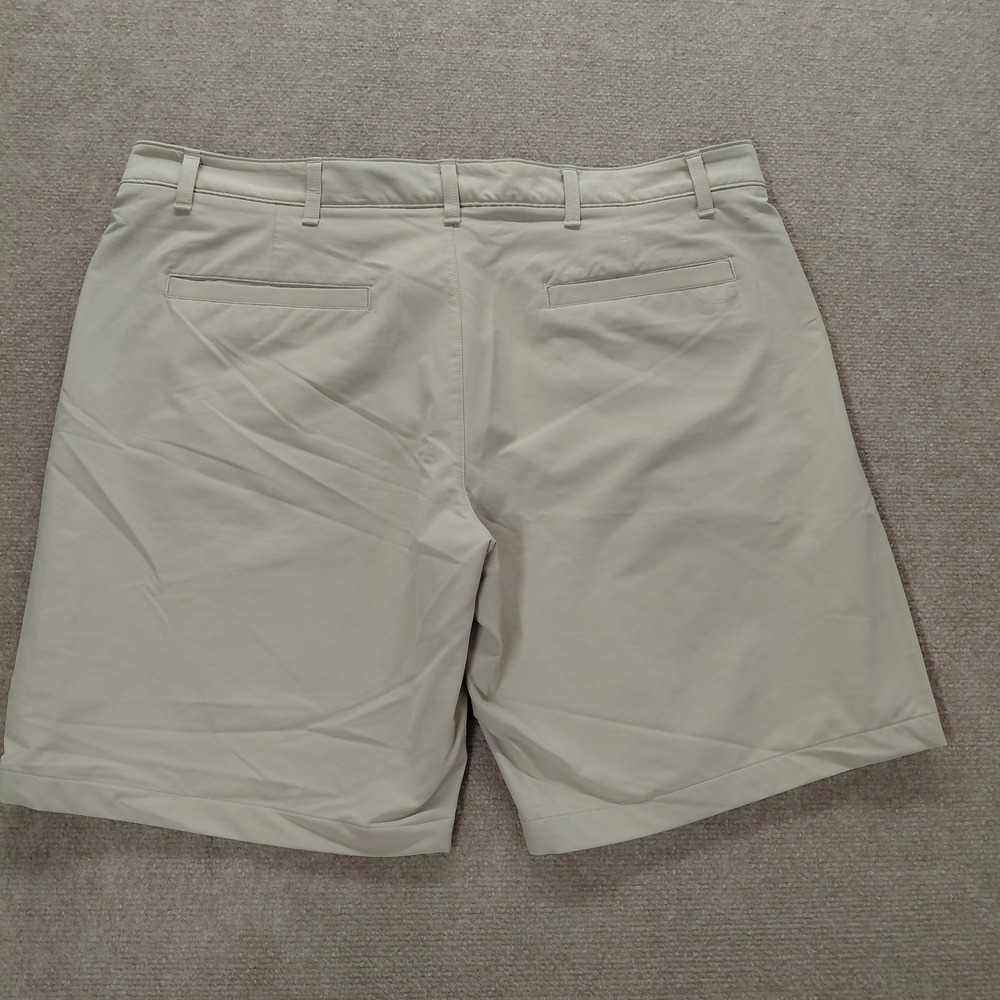 Under Armour Mens 42 Khaki Flat Front Golf Athletic Casual Shorts  9" Inseam UA - Picture 2 of 11